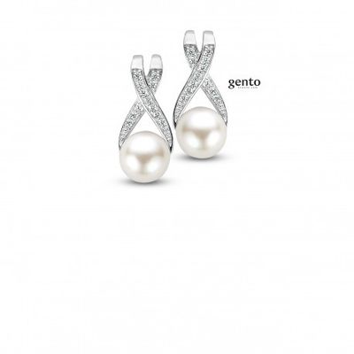 Oorbellen zilver met zoetwaterparel en steentjes