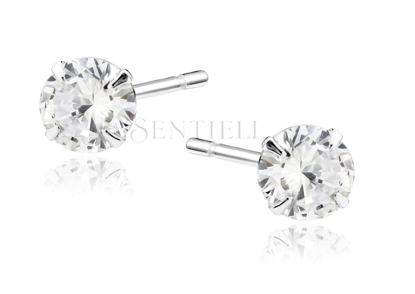 Zilveren steker met crystal zirkoon 6mm