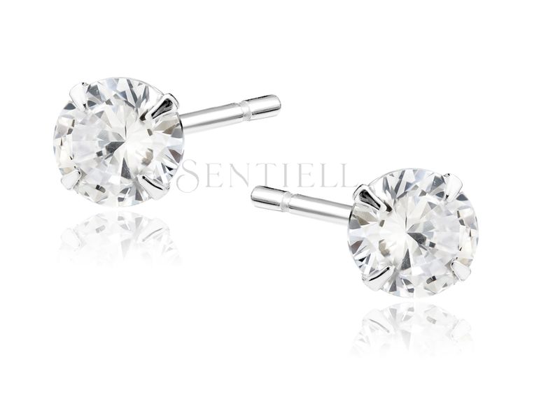 Zilveren steker met crystal zirkoon 6mm