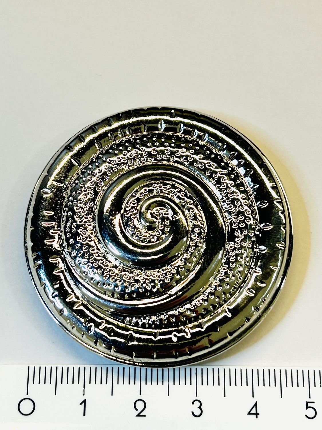 Broche schild fantasie met magneet