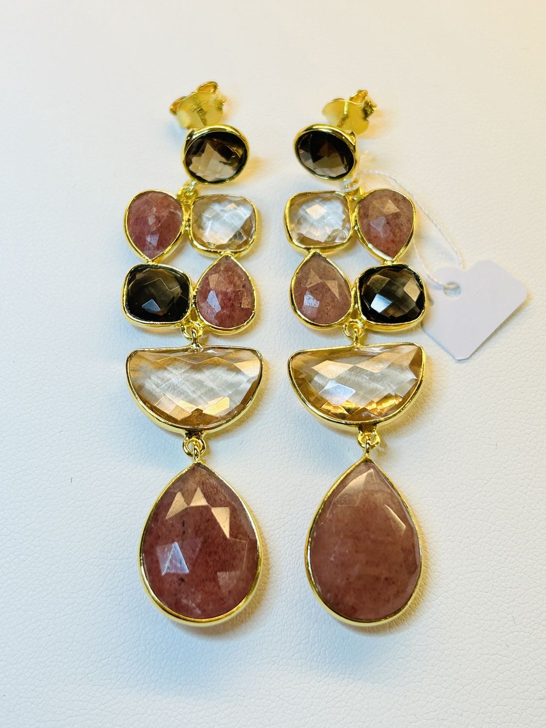 Cocktailoorbel Goud - Rook quartz, aardbei quartz en rozen quarts