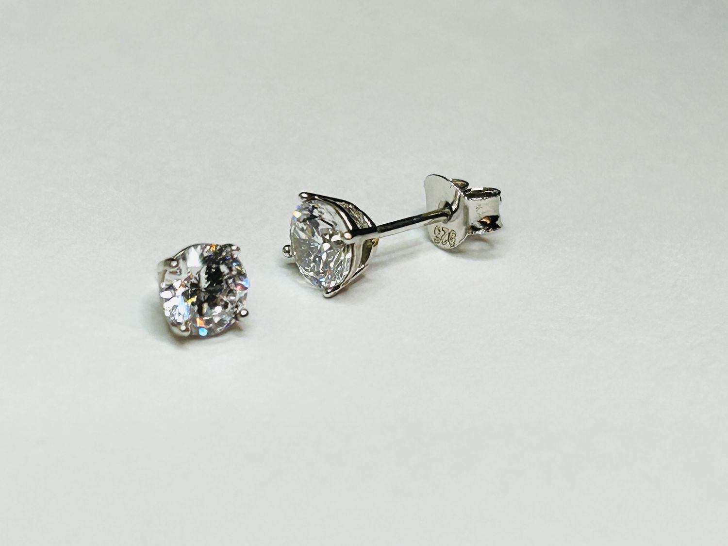 Kinderoorbellen stud crystal zirkoon