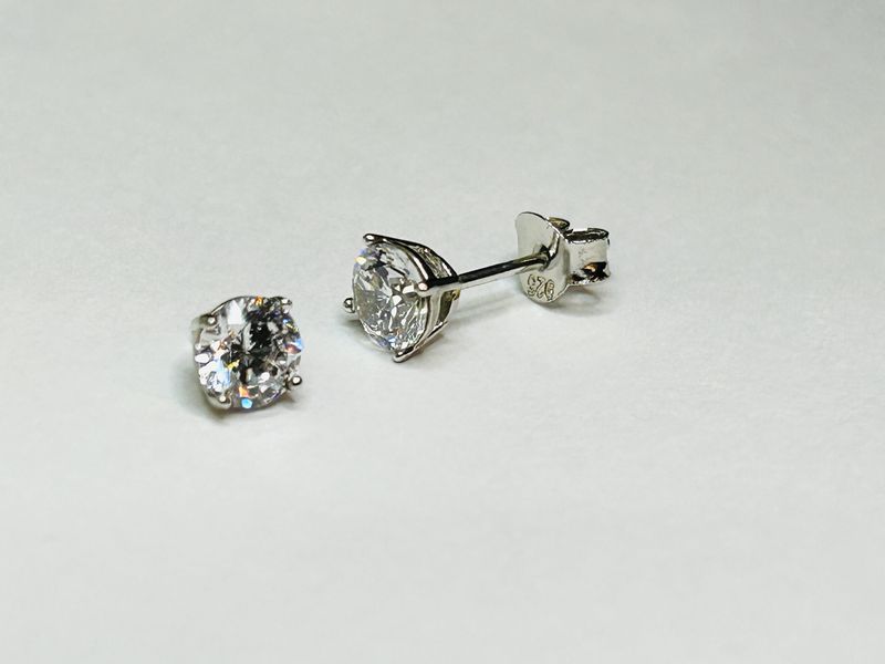 Kinderoorbellen stud crystal zirkoon