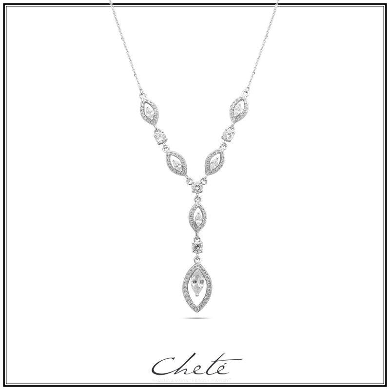 Feestelijke ketting voor v-hals met zirconium