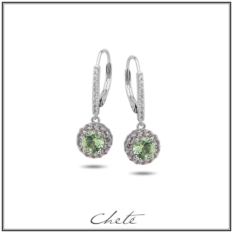 Oorbellen met brisuresluiting, pastelgroene steen omringt met witte zirconiummet witte zirconium