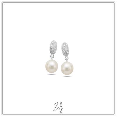 Oorbellen, elegante pavé gezette ovalen met klassieke ronde parel