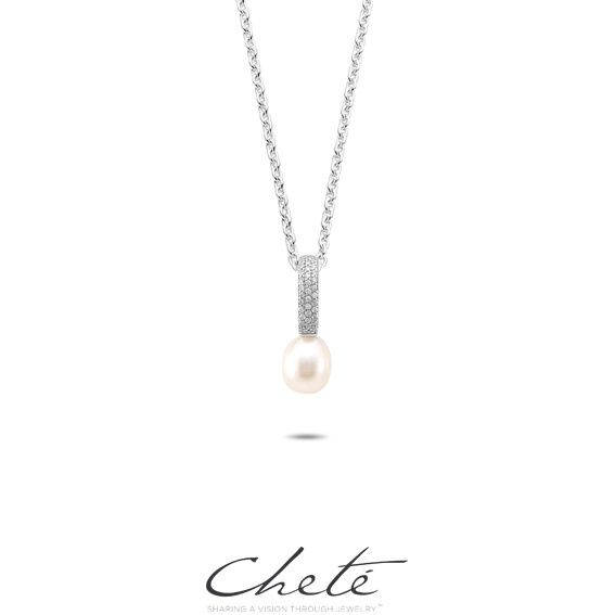 Fijne ketting met pavé gezette hanger, elegante zoetwaterparel maakt het geheel tijdloos