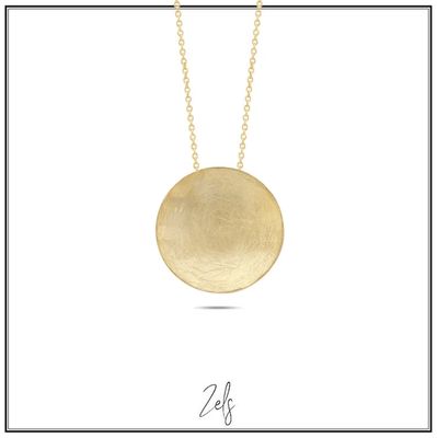 Ketting met een ronde matgeborstelde hanger, minimalistisch maar tijdloos