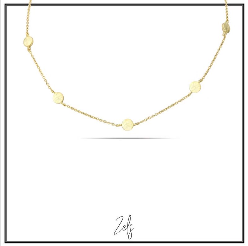 Ketting met subtiele matte ronde plaatjes, elegant en minimalistisch