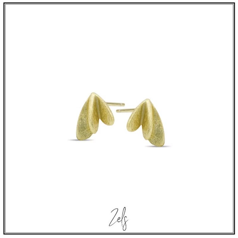 Kleine matte oorbellen met een speelse golvende vorm