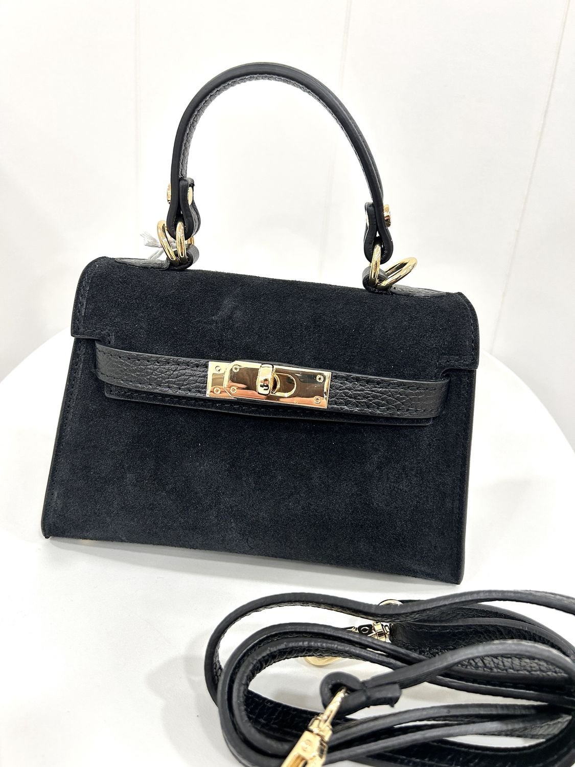 Handtas &#39;Ornelle&#39; in zwart daim leer