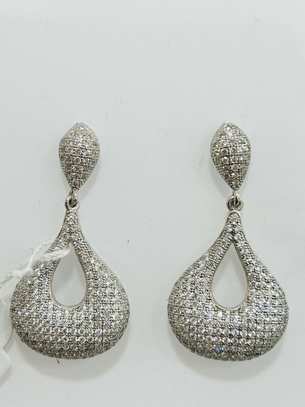 Oorbellen stekers hangende druppel, vol met blinkende zirkoontjes