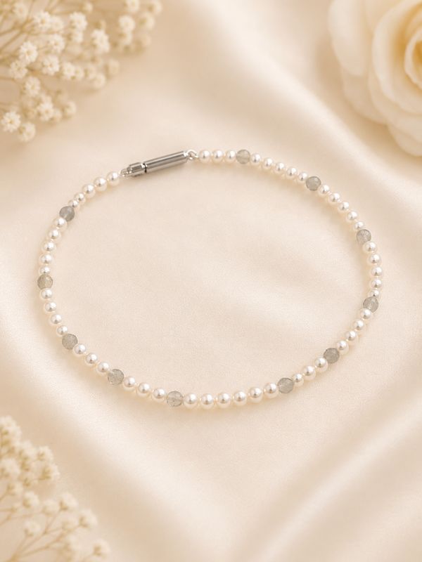 Armband met kwalitatieve zoetwaterparels 3mm, met labradoriet accentjes.