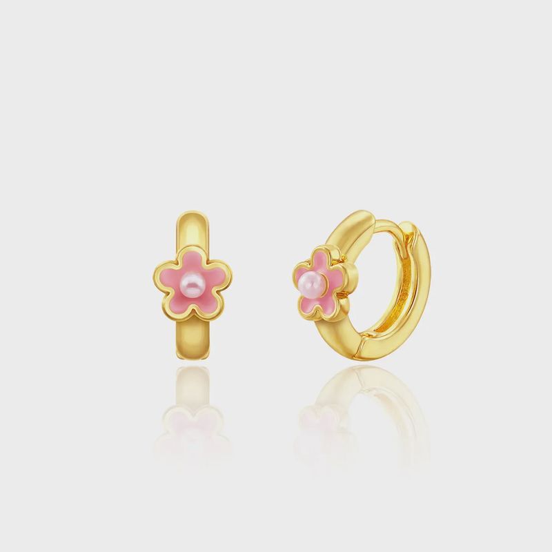 Oorbellen huggies met roze bloemetje