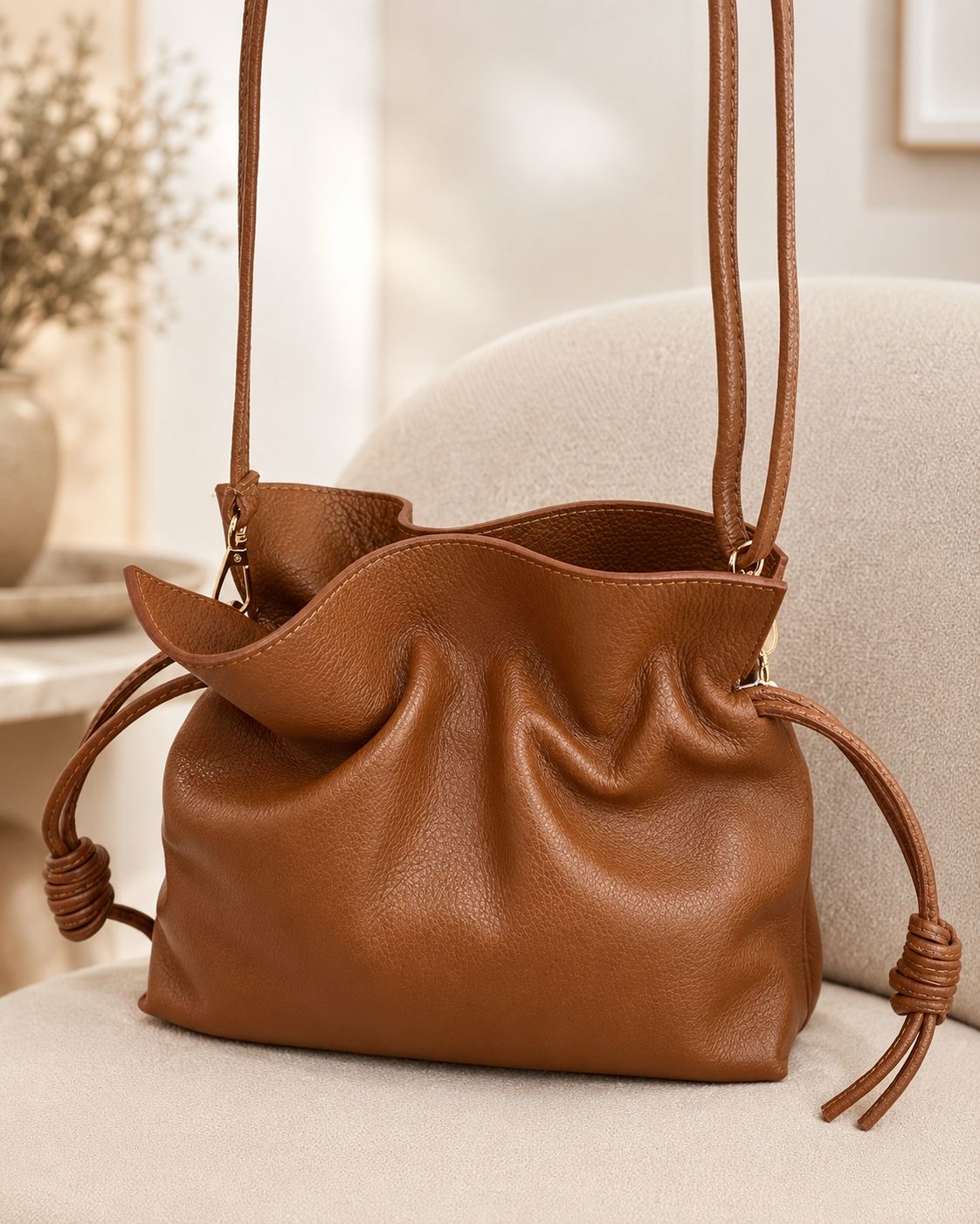 Handtas 'Linda Camel' in zacht zoepel leder.