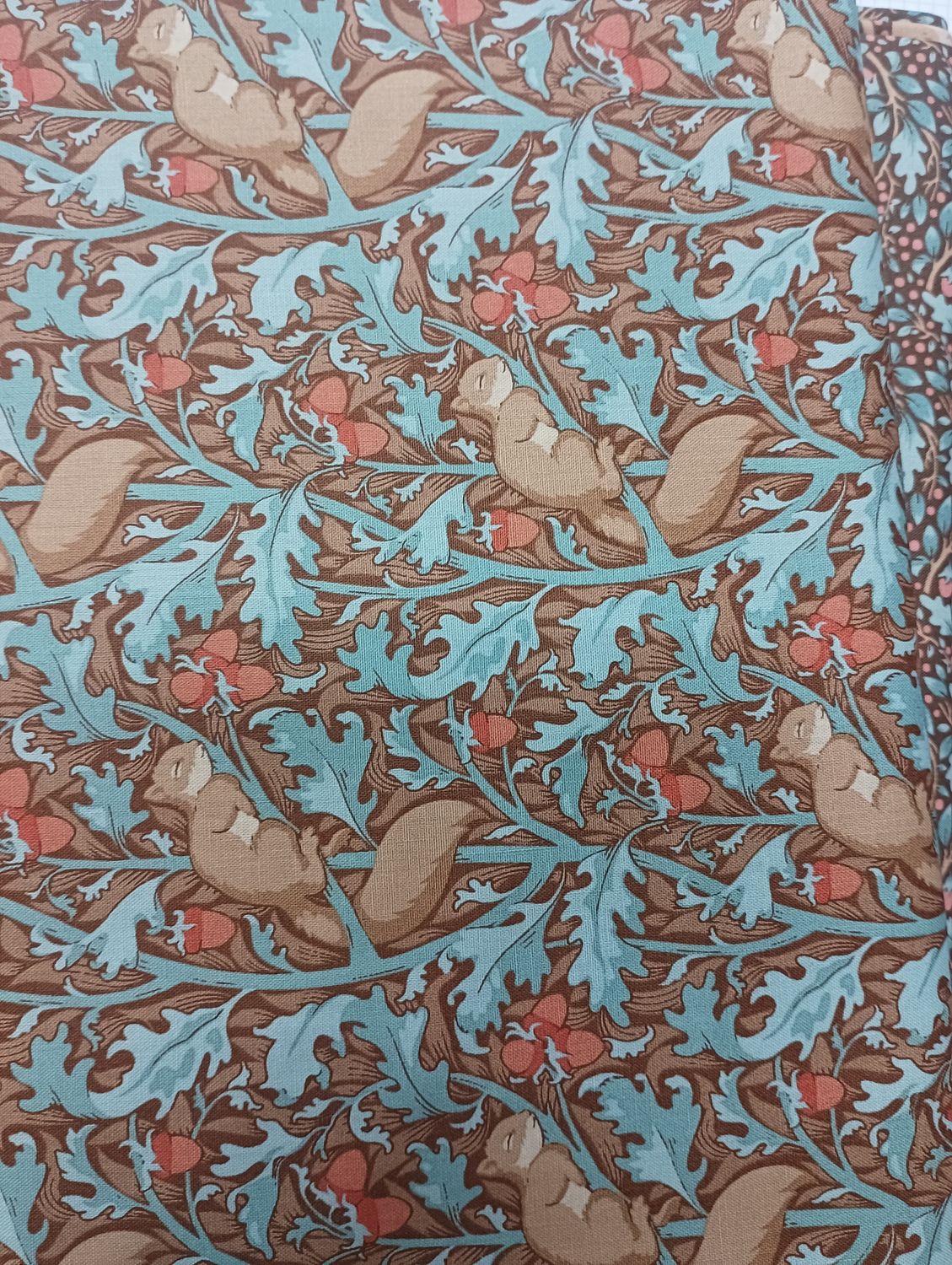 TILDA HIBERNATION CELESTE ARDILLAS MARRÓN