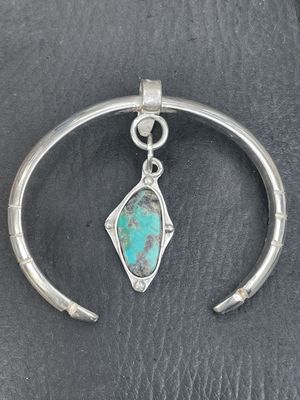 Naja Pendant