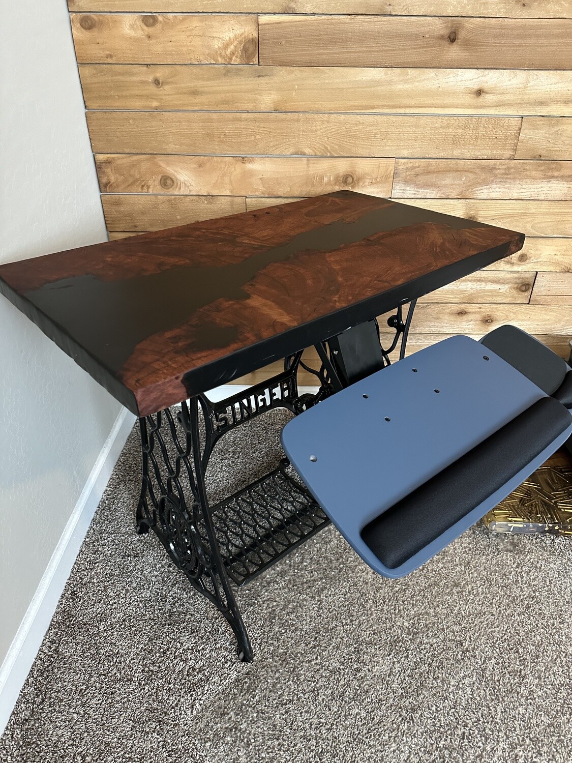 Computer desk