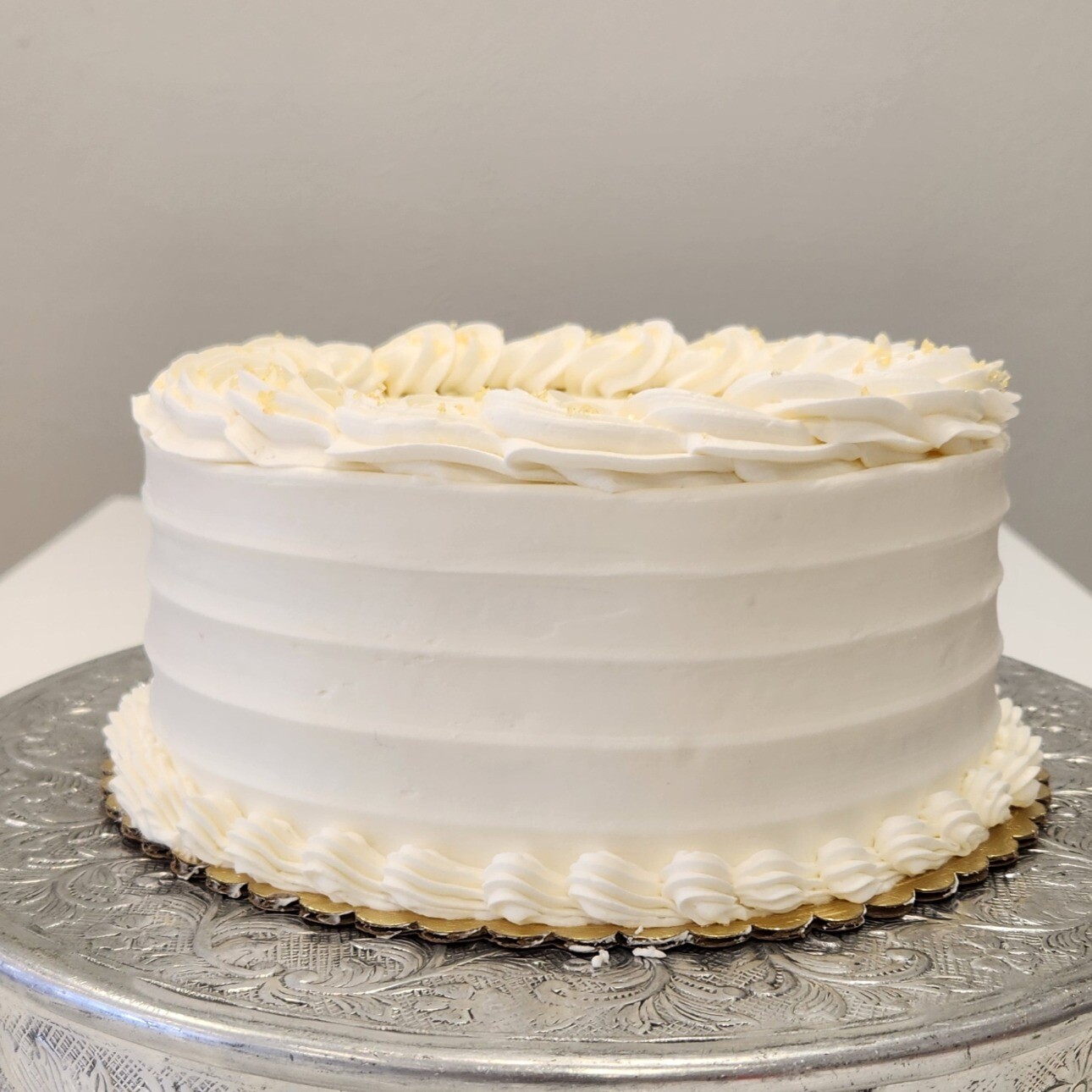 8&quot; Lemon Blueberry Cake (serves upto 20)