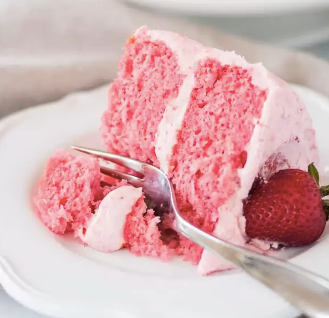 9&quot; Fresh Strawberry Cake (serves upto 15)