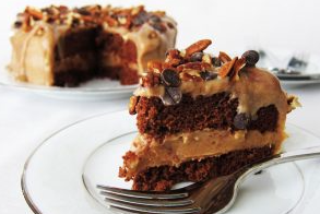 9&quot; Texas Turtle Cake (serves upto 15)