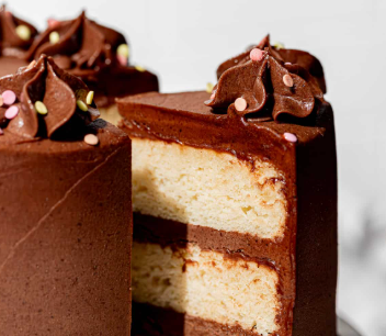 6&quot; Old Fashioned Vanilla Whole Cake (serves upto 8)