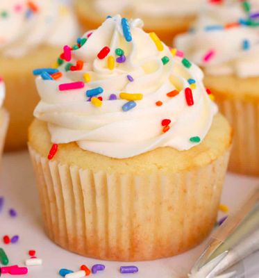 6 Classic Cupcakes