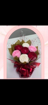 7 Piece Flower Cupcake Bouquet