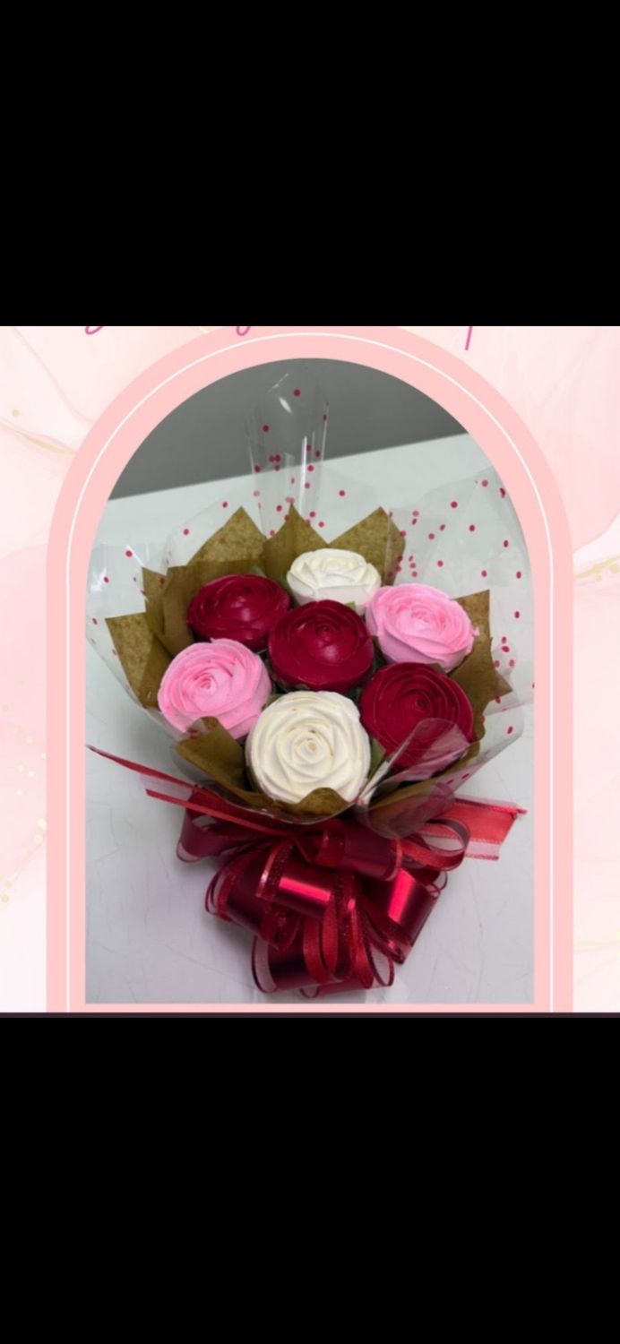 7 Piece Flower Cupcake Bouquet