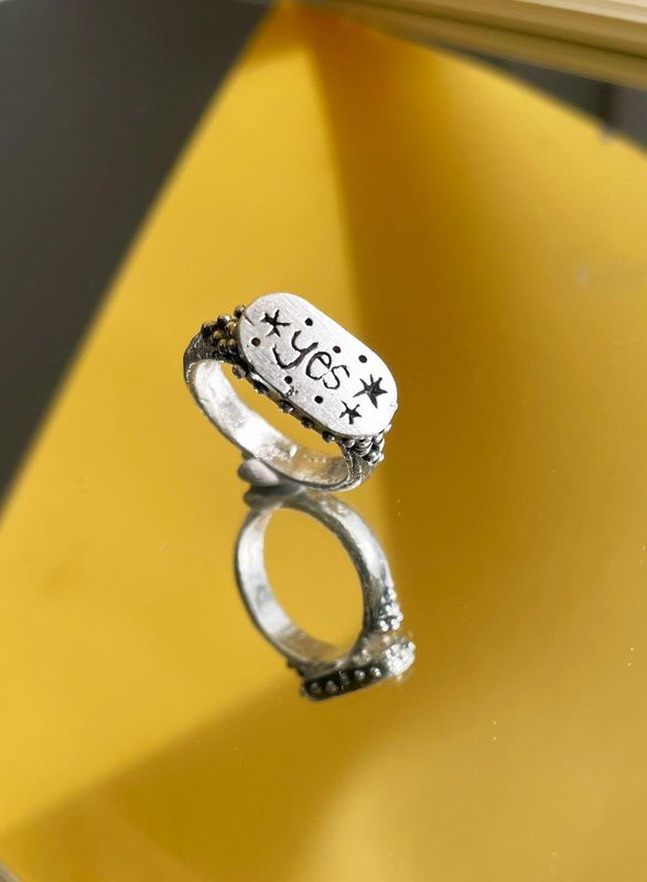 Anillo Yes