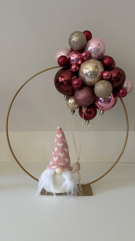 Kerstring goud 30cm met roze en gouden ballen
