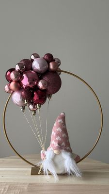 Kerstring goud 25cm met roze ballen