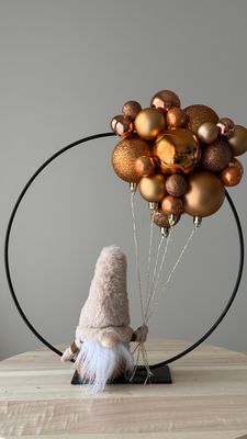 Kerstring zwart 30cm met oranje ballen