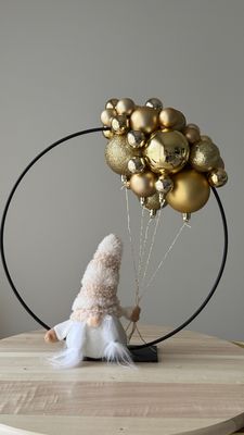 Kerstring zwart 30cm met gouden ballen