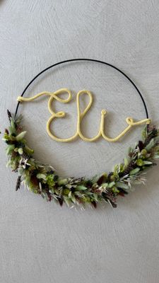 Flowerhoop hangend ‘extra’ met punniknaam