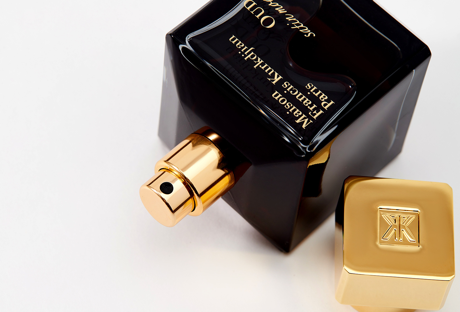 Парфюм мейсон франсис куркджан уд. Oud satin mood maison francis. Satin mood. Maison francis kurkdjian oud satin. Barracat satin oud.