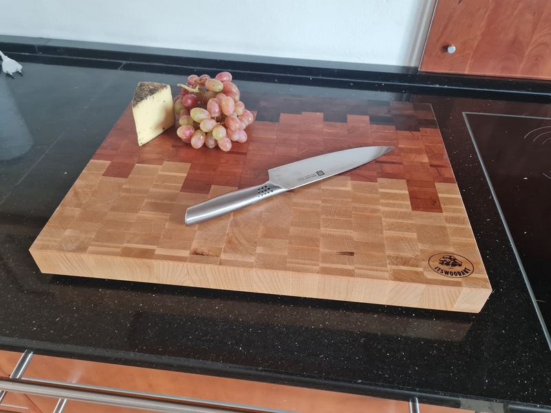 XXL Stirnholzschneidebrett, aus Nußbaum, Kirsche und Ahorn 40x50x4,5 cm