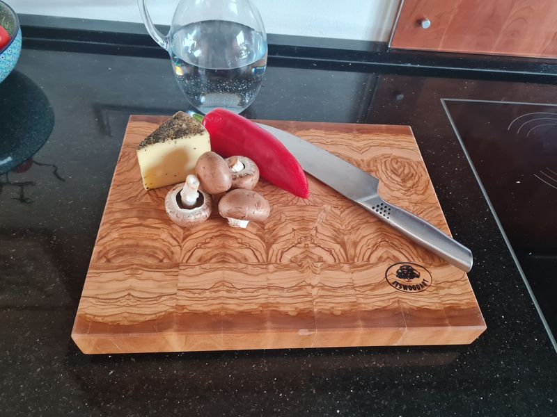 Stirnholzschneidebrett, gestockter Apfel Stirnholzschneidebrett, gestockter Apfel