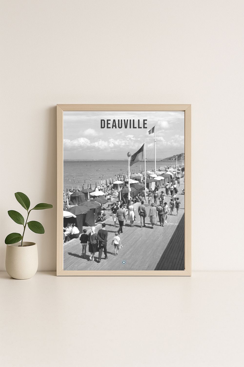 Affiche rétro noir et blanc Deauville : les planches , les parasols, Normandie