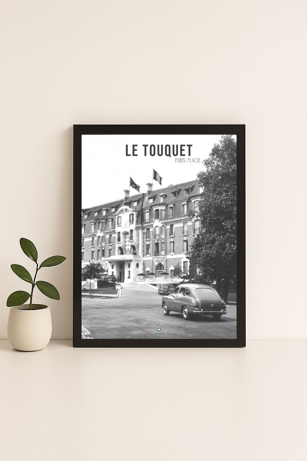 Affiche rétro noir et blanc Le Touquet-Paris-Plage : vedette · hotel west, Hauts-de-France
