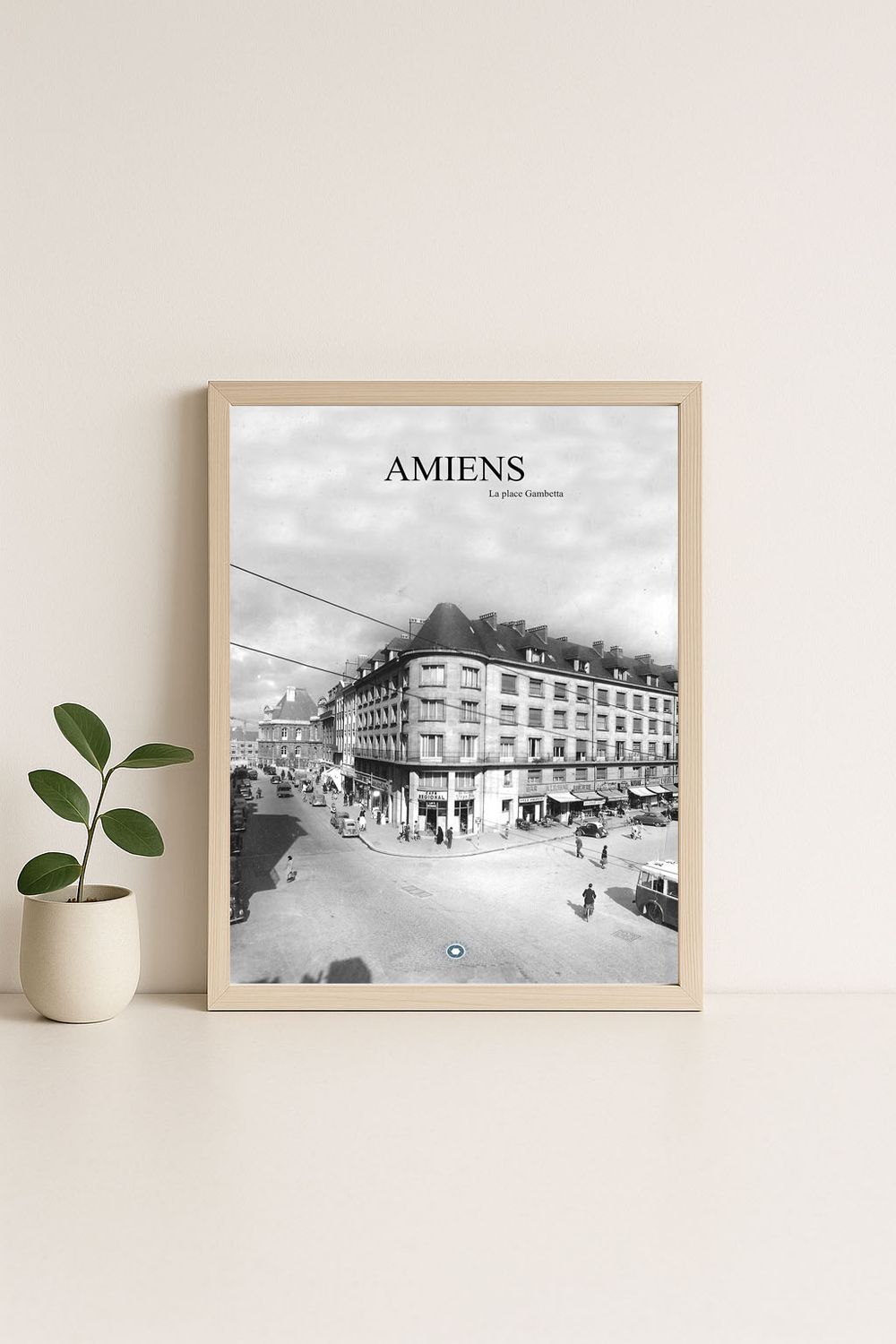 Affiche rétro noir et blanc Amiens : La place Gambetta, Hauts-de-France