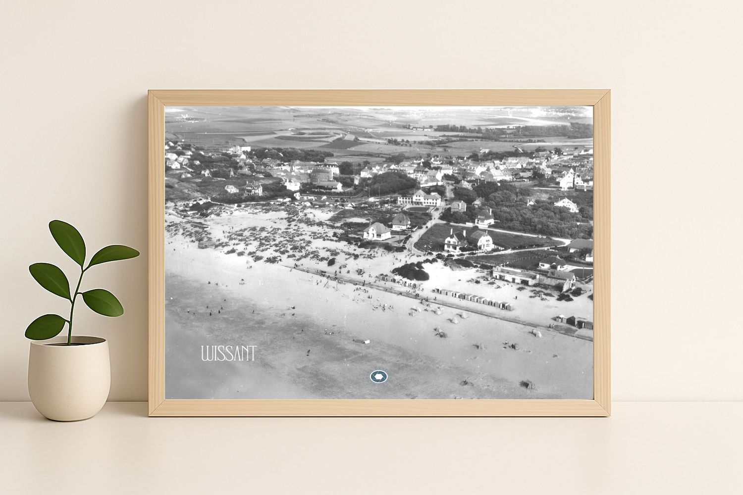 Affiche rétro noir et blanc Wissant : vue aerienne de la ville, Hauts-de-France