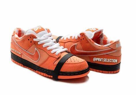 NIKE SB DUNK LOW  OG QS  
ORANGE FROST / ELECTRO ORANGE  
LOBSTER