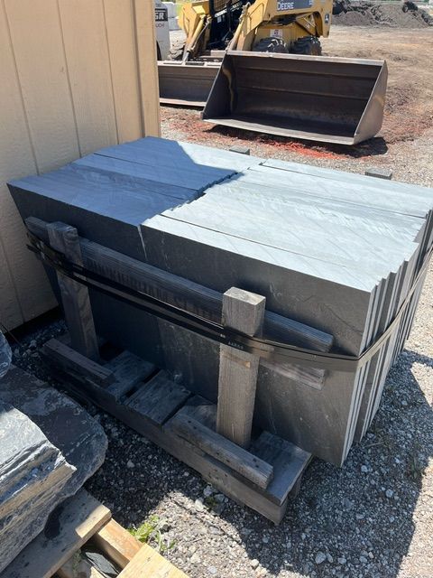 Blue Stone 24" x 24" per pallet (PICK UP ONLY)