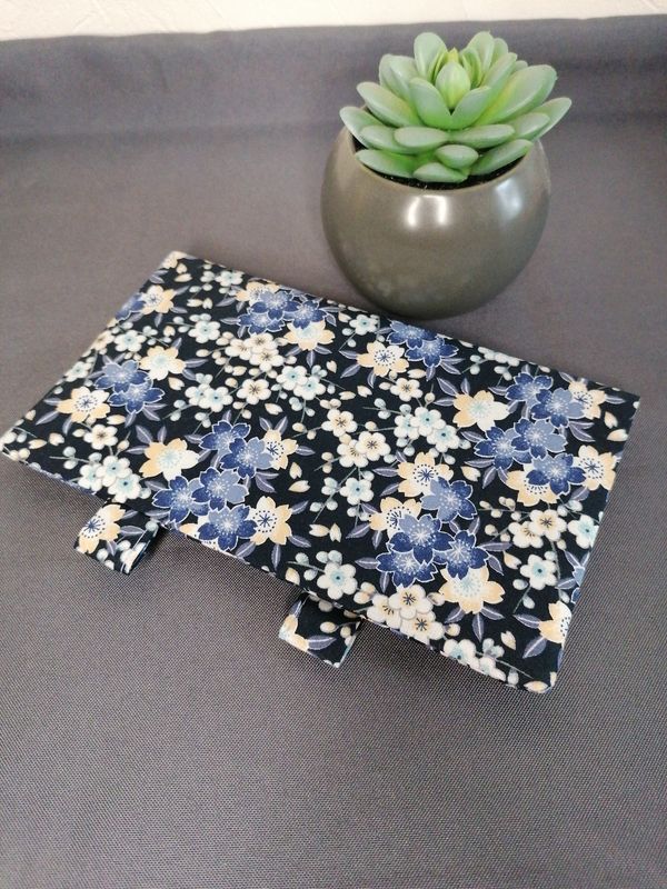 Porte chéquier porte cartes fleurs bleues