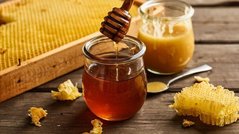 Bienenhonig Handgeschleudert