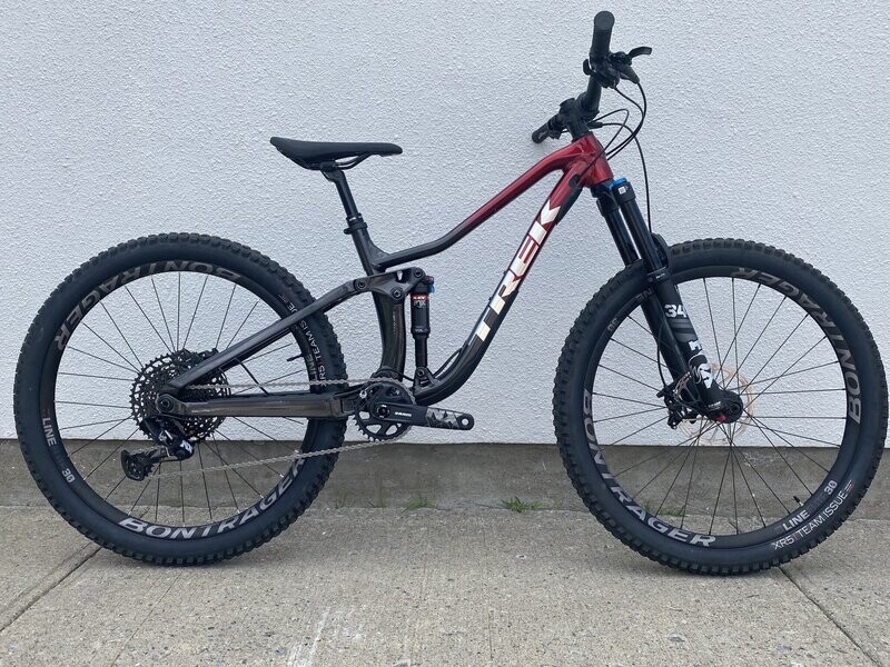 2022 Trek Fuel EX Alu montage maison ( Fox 34 / NX eagle / G2 ) - Rouge et noir - Small ( roues 27.5po )