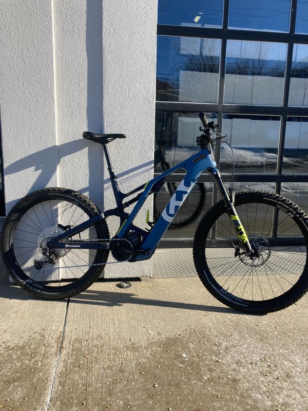 Demo 2022-2023 Husqvarna Mountain Cross MC5 12 vit. XT - Large 29/27.5" - Bleu pale / Bleu fonce mat