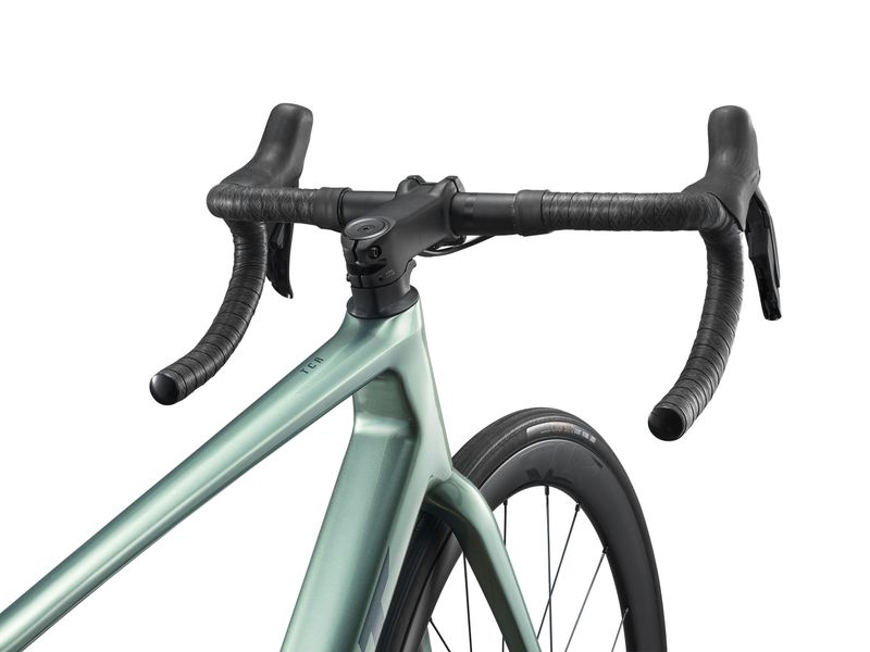 2026 Giant TCR Advanced 0 ( 105 Di2 ) -