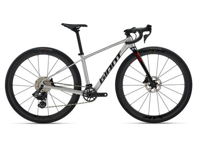 2026 Giant Seek 1 - Taille unique ( roues 650 ) - Gris aluminium 2026 Giant Seek 1 - Taille unique ( roues 650 ) - Gris aluminium